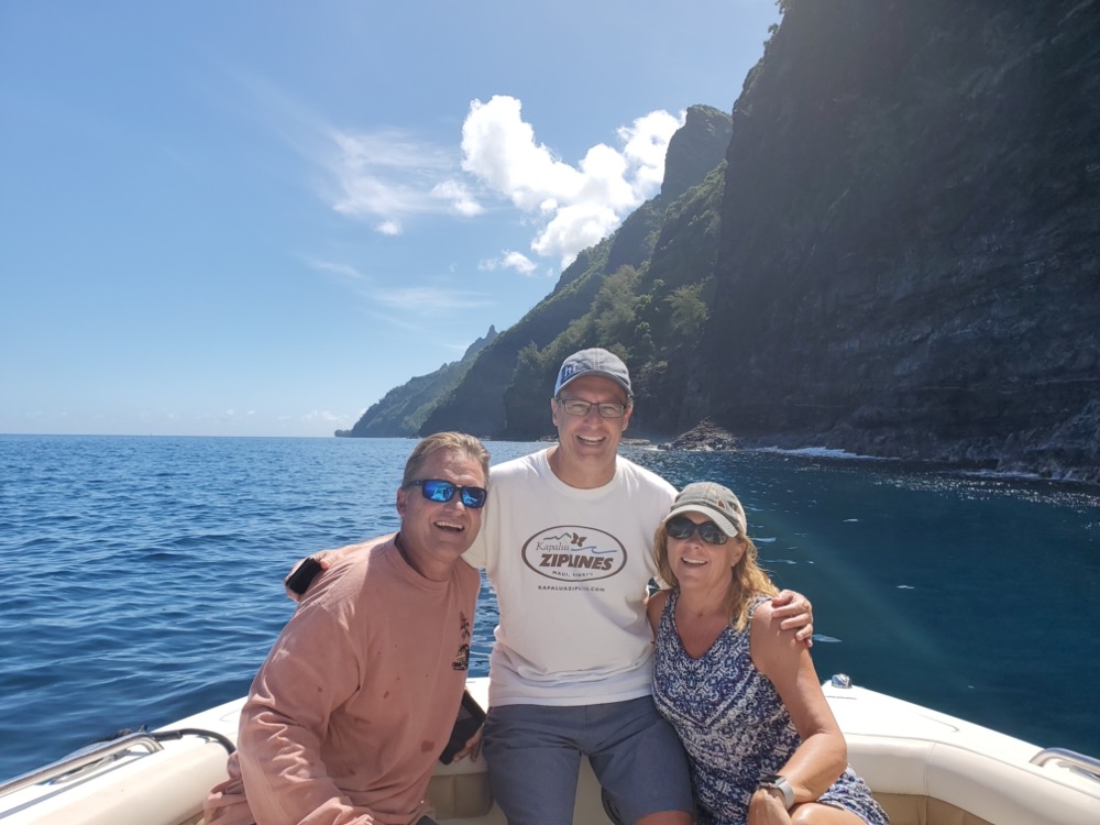 Makana Charters & Tours